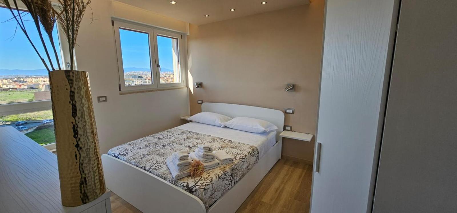 Happy Holiday Apartament Quartu SantʼElena Exterior foto